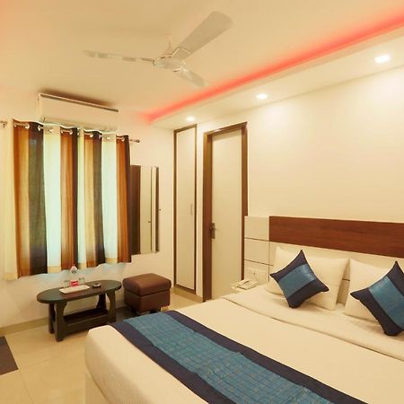 Hotel Ark Wood Nowe Delhi Zewnętrze zdjęcie