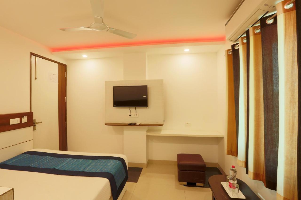Hotel Ark Wood Nowe Delhi Zewnętrze zdjęcie